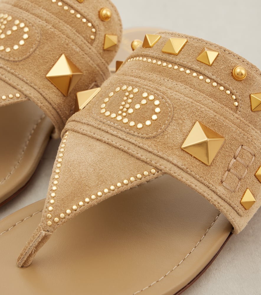 Valentino Plaster Caster Suede Thong Sandals In Beige