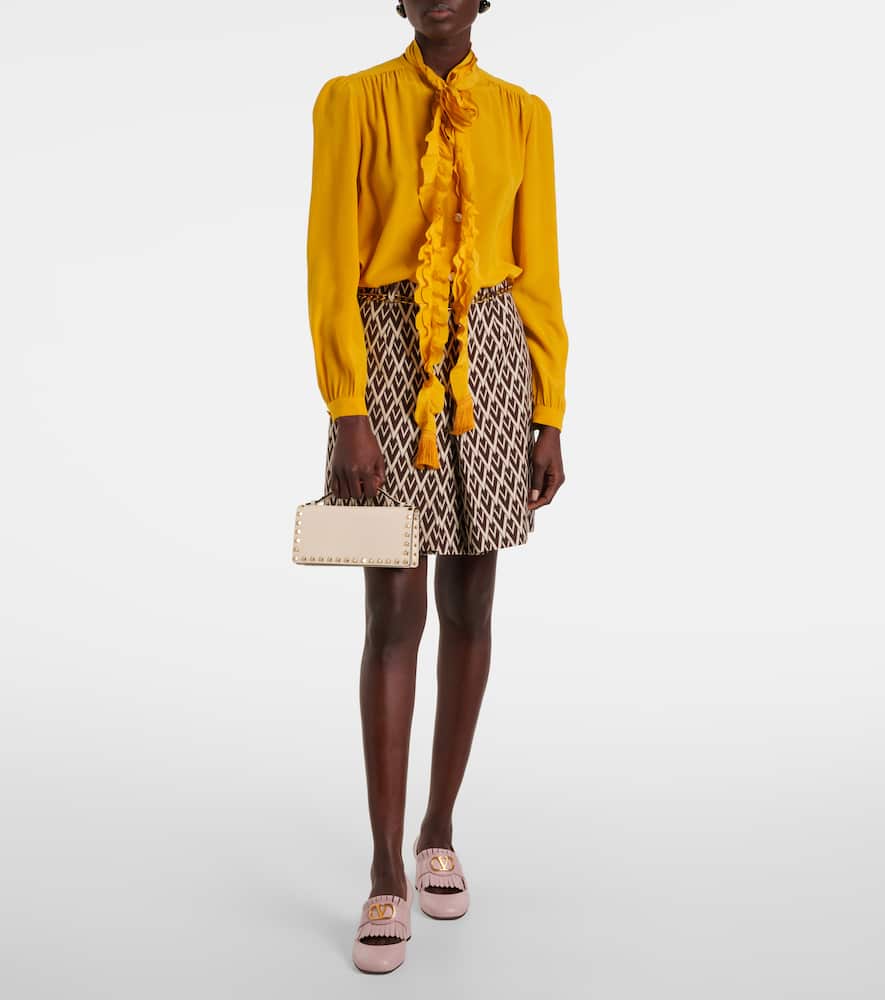 Valentino Rockstud Leather Wallet On Chain In White