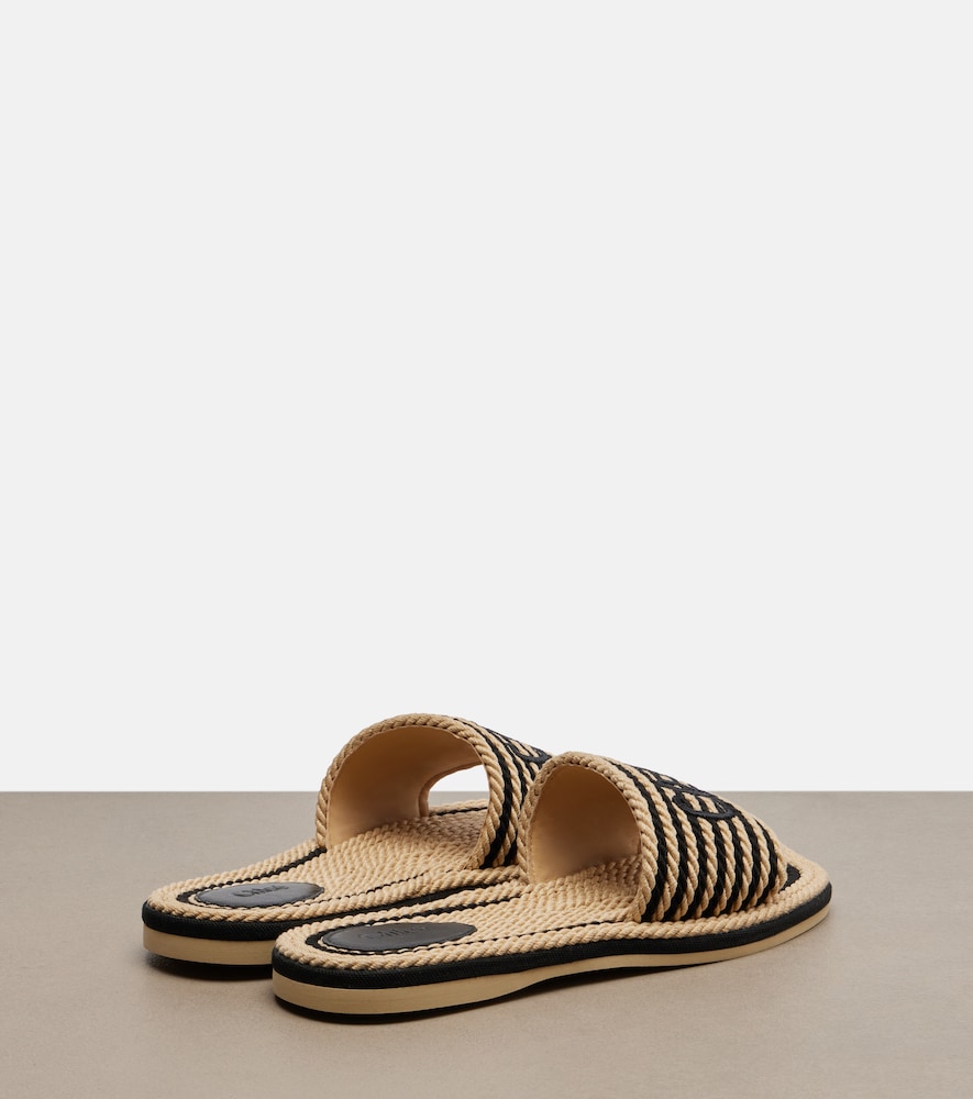  Chloe Chloe Chloe Sand Logo Slides 