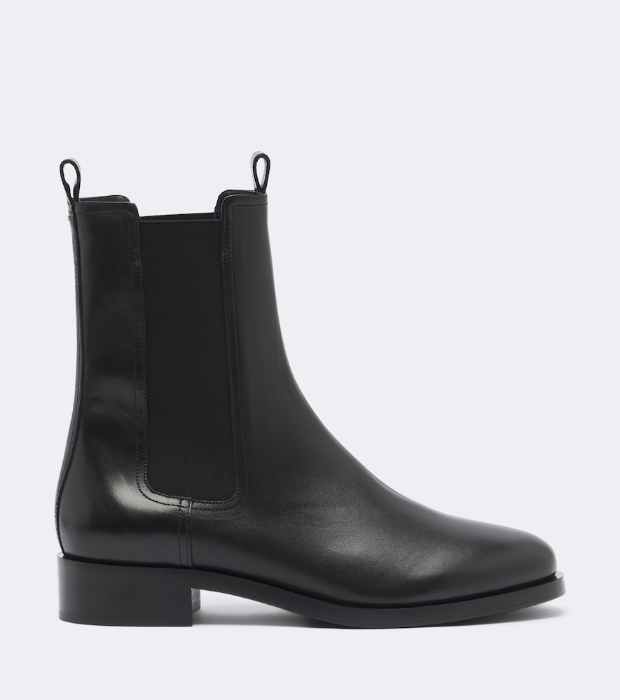 Caspar Leather Chelsea Boots