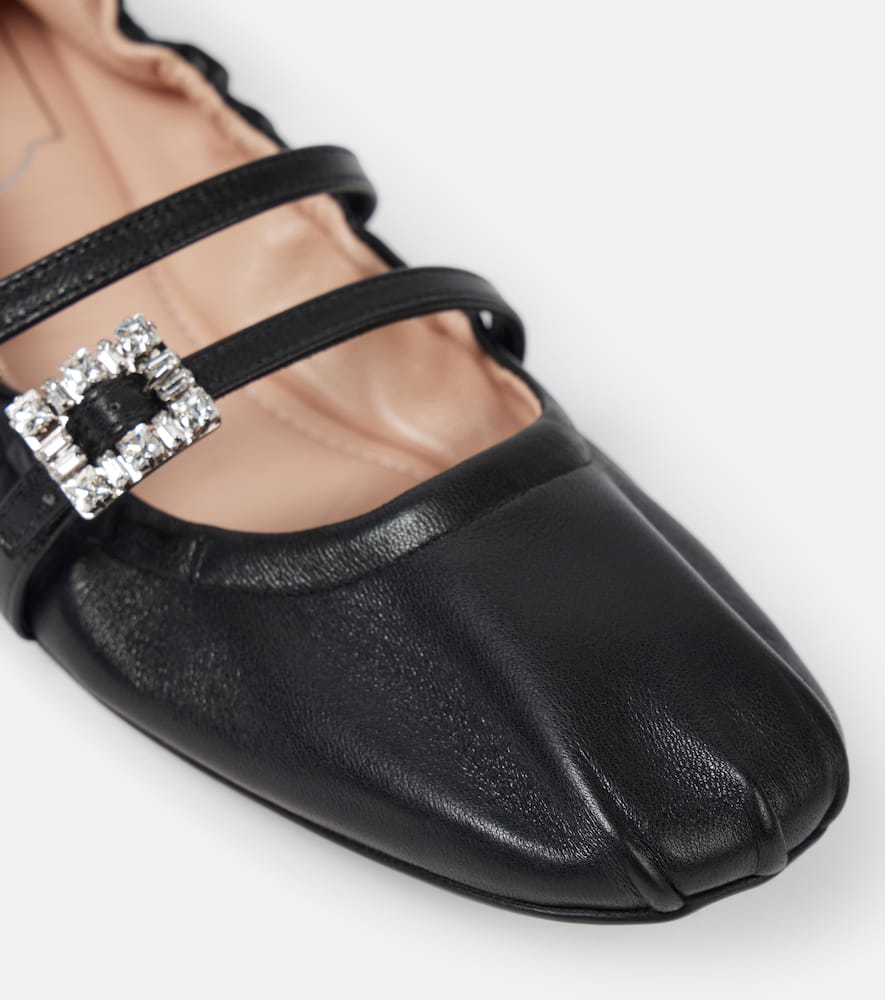 Roger Vivier Shoes In Black