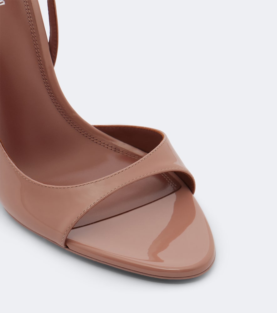 Lidia Slingback