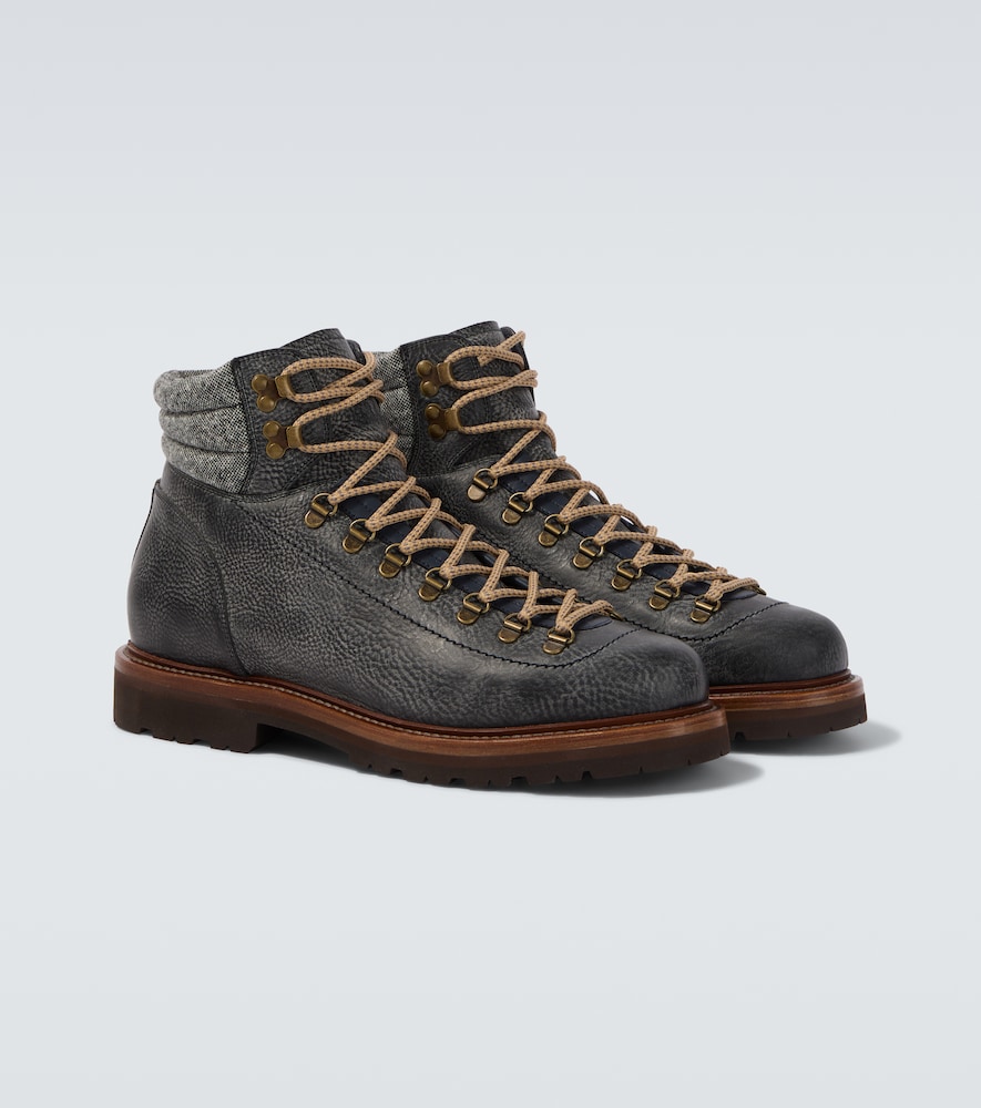 Schnürstiefel aus Leder