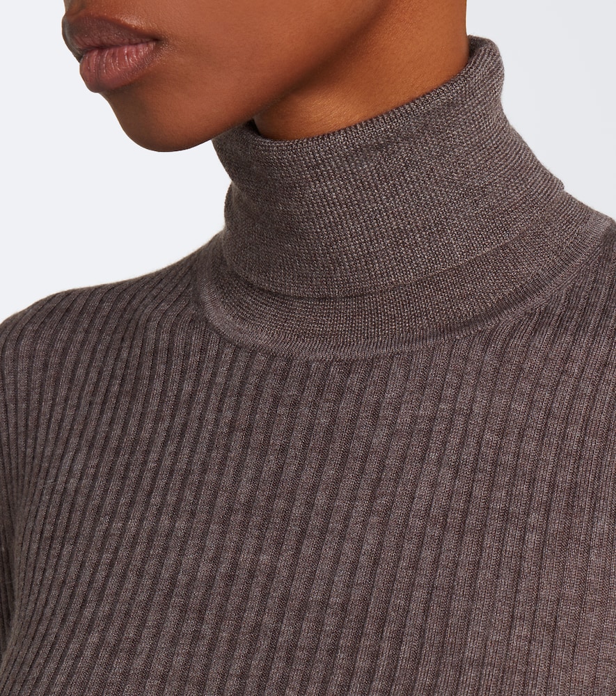 Peppe Cashmere And Silk Turtleneck Sweater