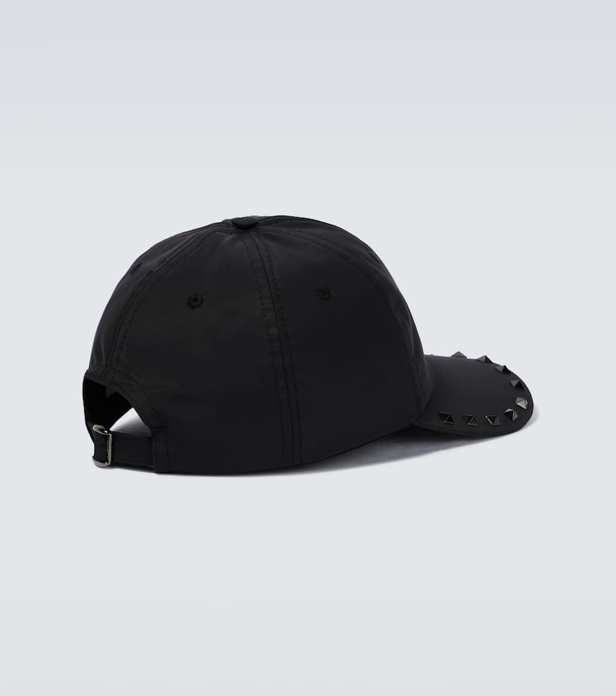 Valentino Garavani Rockstud Curved Peak Baseball Cap In Black