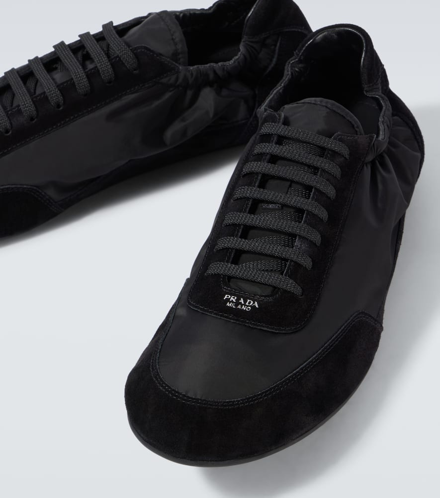 Prada Collapse Re-nylon And Suede Sneaker Men In Schwarz
