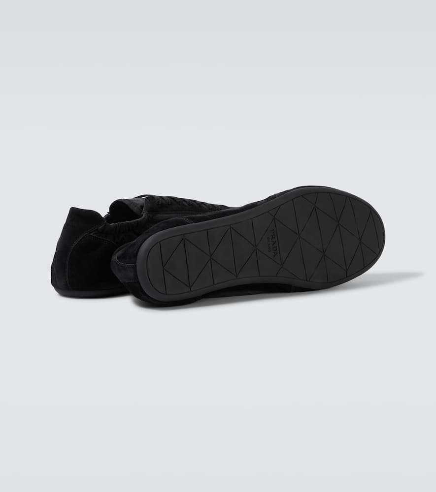 Prada Collapse Re-nylon And Suede Sneaker Men In Schwarz