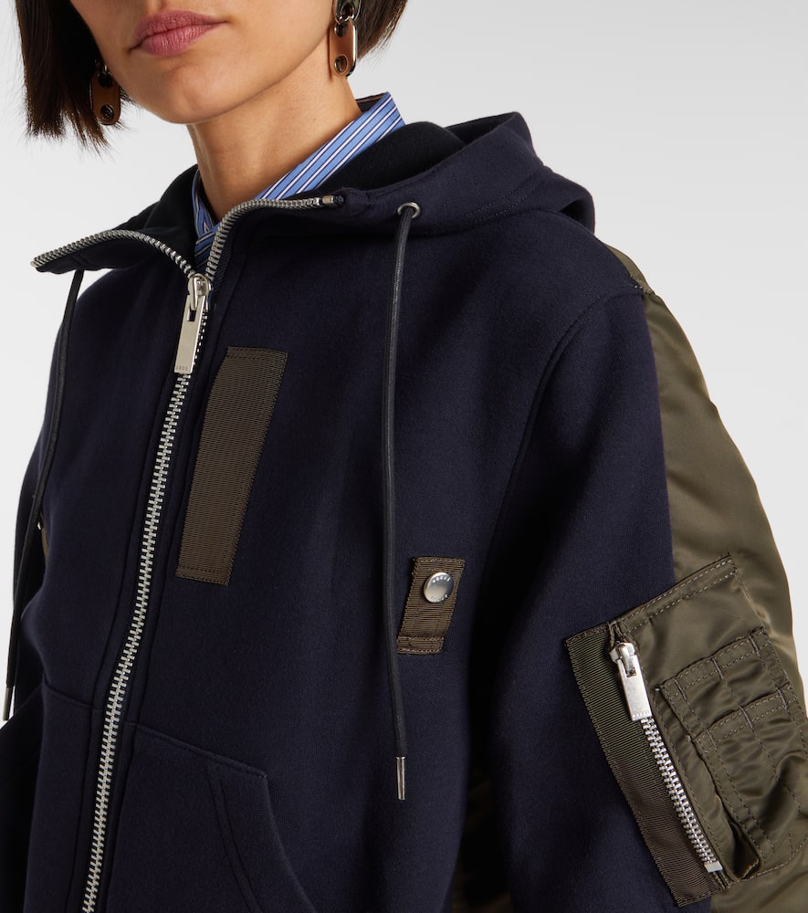 Sacai Paneled Hoodie In Blue
