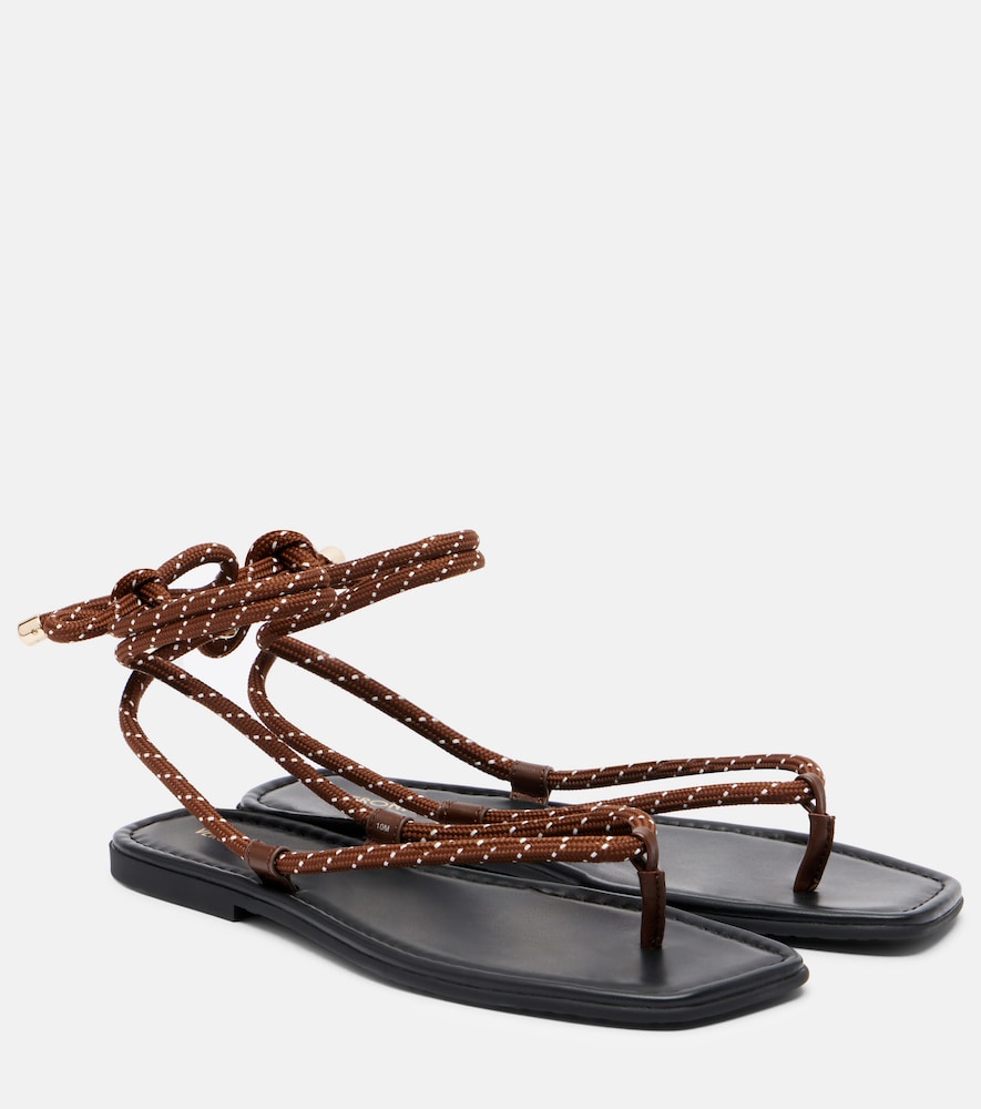 Veronica Beard Tongs Carmina en cuir 236 €