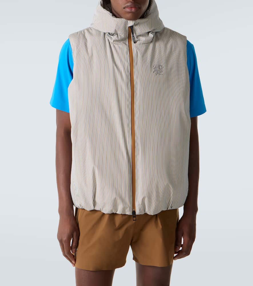 Loewe X On Striped Technical Puffer Vest In Gray