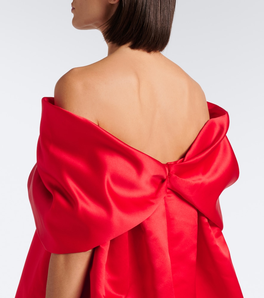 Bow-Detail Top