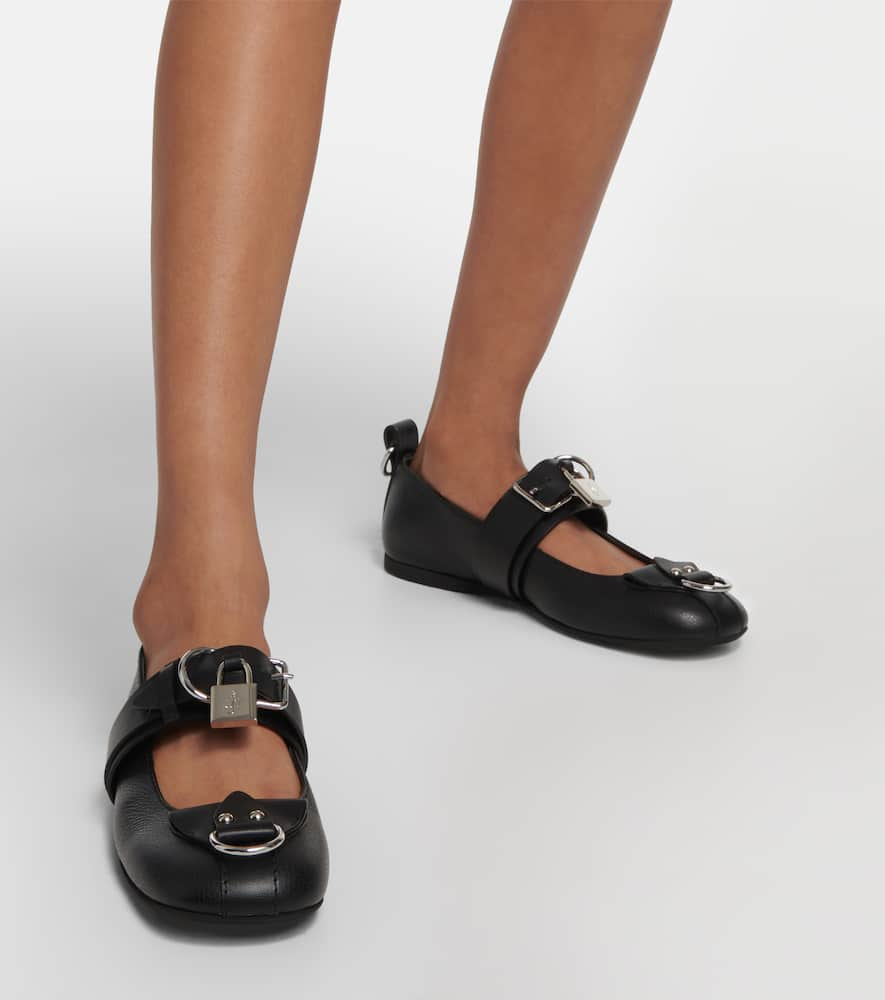 Shop Jw Anderson Lock Leather Ballet Flats In Black