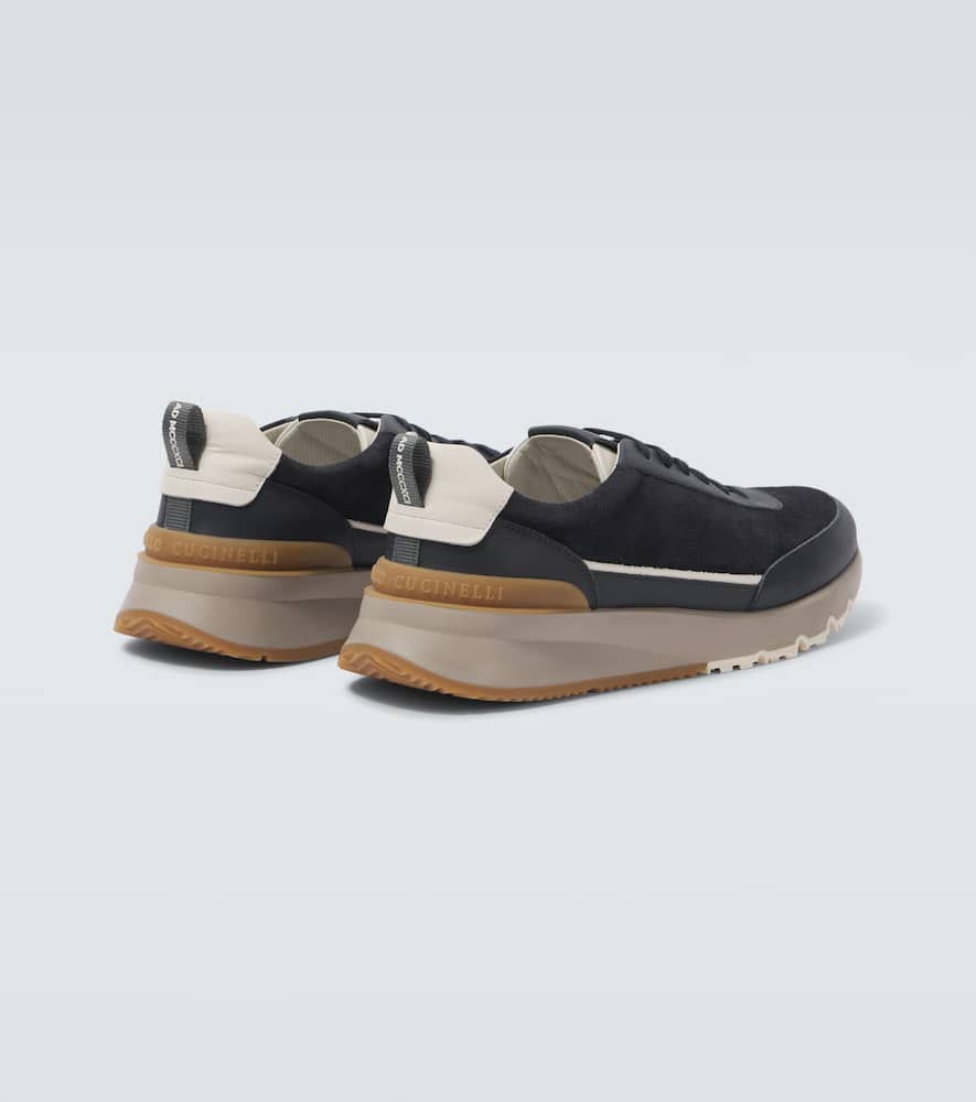 Brunello Cucinelli Suede And Smooth Material Flat Shoes With Contrasting Sole In Black