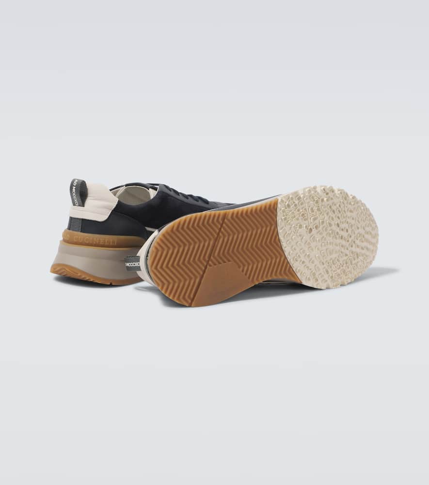 Brunello Cucinelli Suede And Smooth Material Flat Shoes With Contrasting Sole In Black