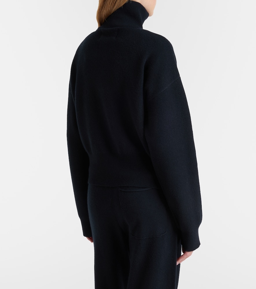 N°385 Xtra Cute Cashmere Zip-Up Sweater