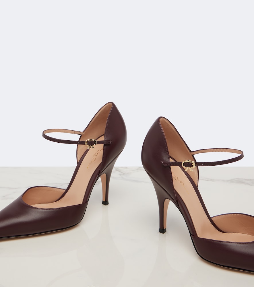 Sofia D'Orsay Pumps
