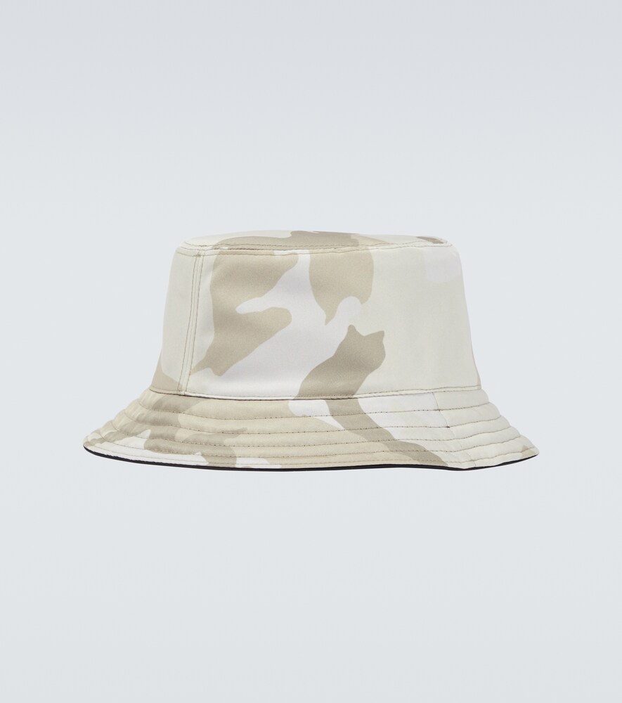 Givenchy Reversible bucket hat | Smart Closet
