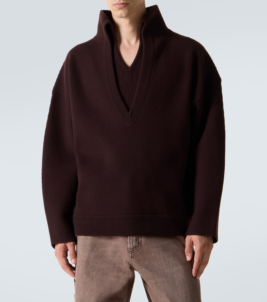 Bottega Veneta Chunky Compact Wool Blend V-neck Sweater In Brown
