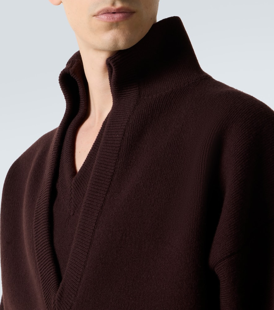 Bottega Veneta Chunky Compact Wool Blend V-neck Sweater In Brown