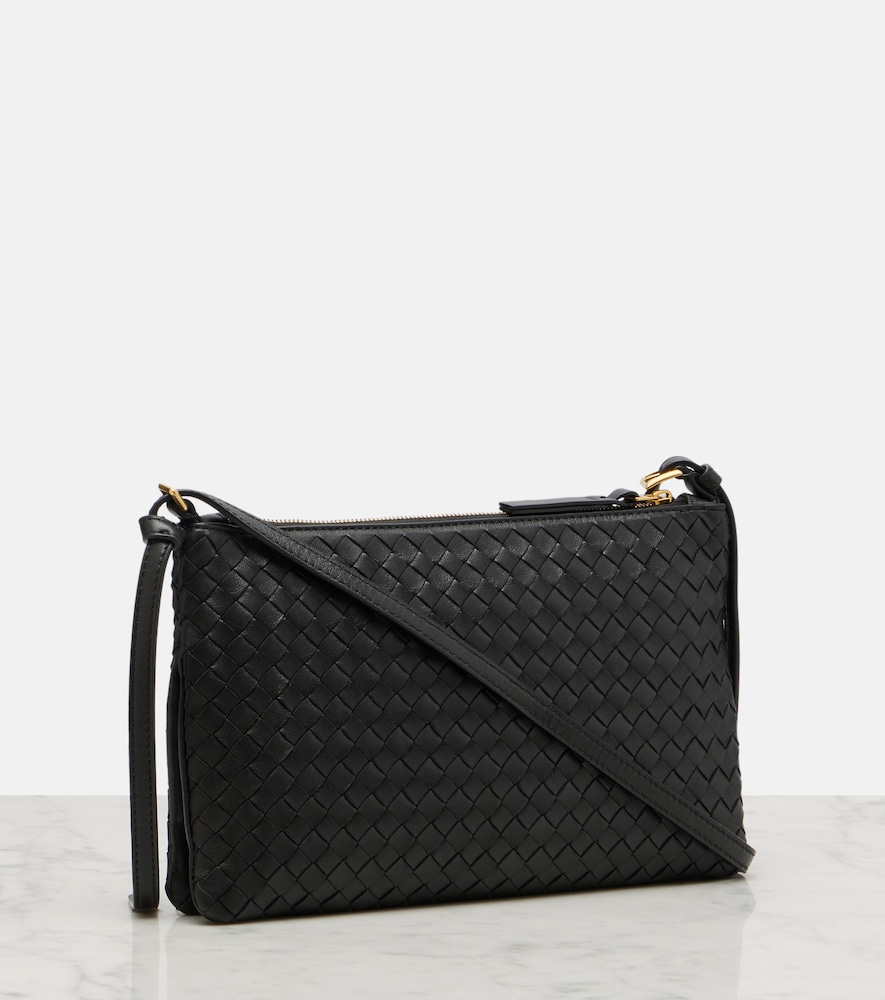  Bottega Veneta Bottega Veneta Piccolo Intrecciato Medium Leather Pouch 