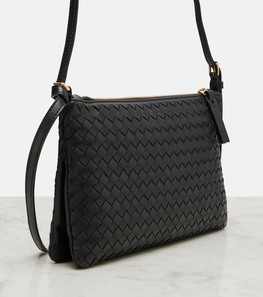  Bottega Veneta Bottega Veneta Piccolo Intrecciato Medium Leather Pouch 