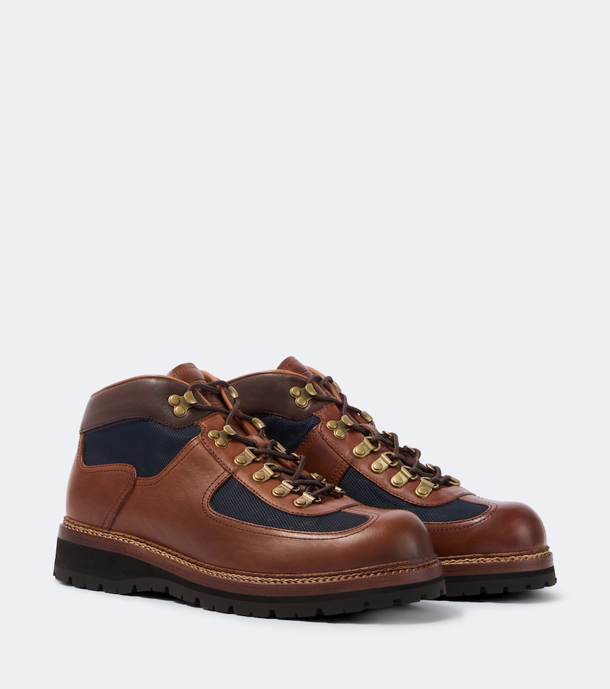Schnürstiefel aus Leder