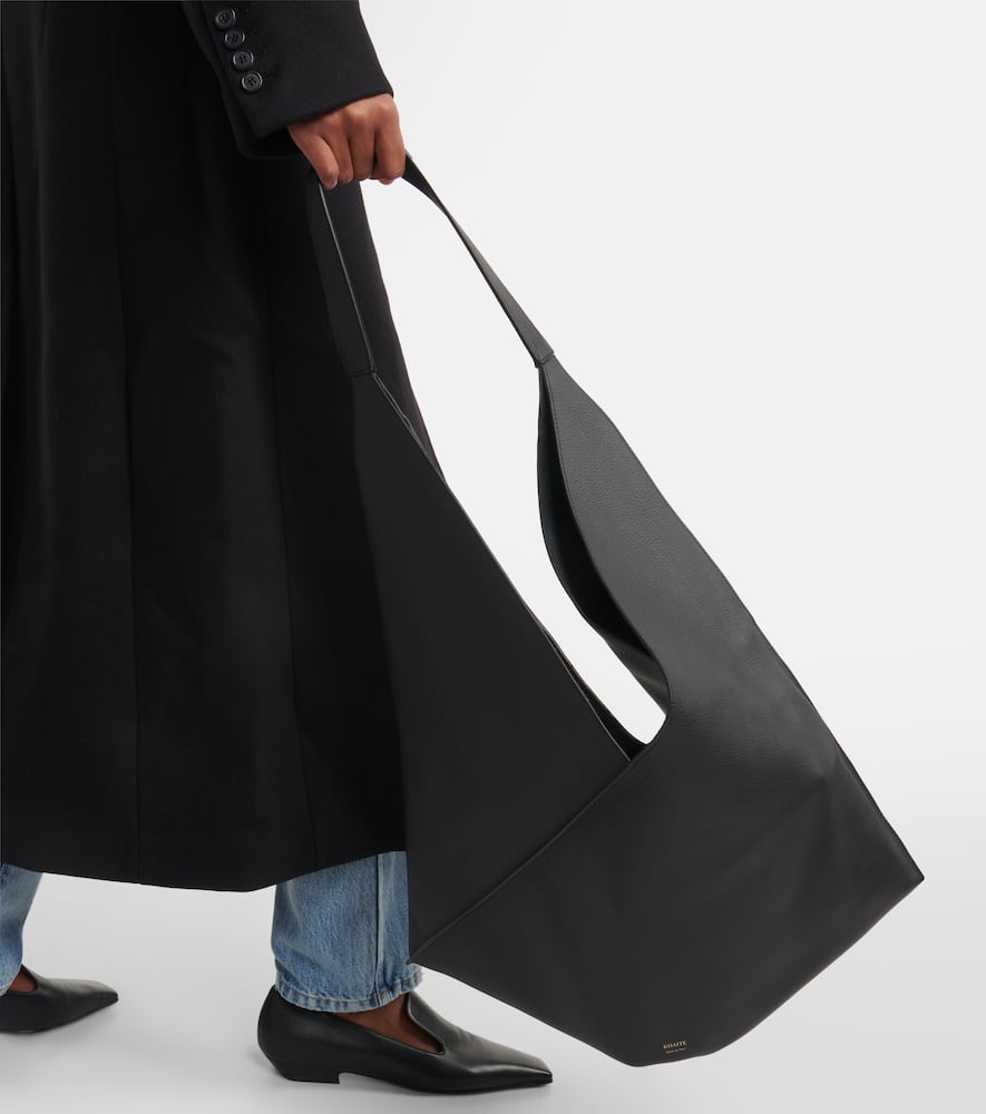 Khaite Sara Medium Leather Tote Bag In Black