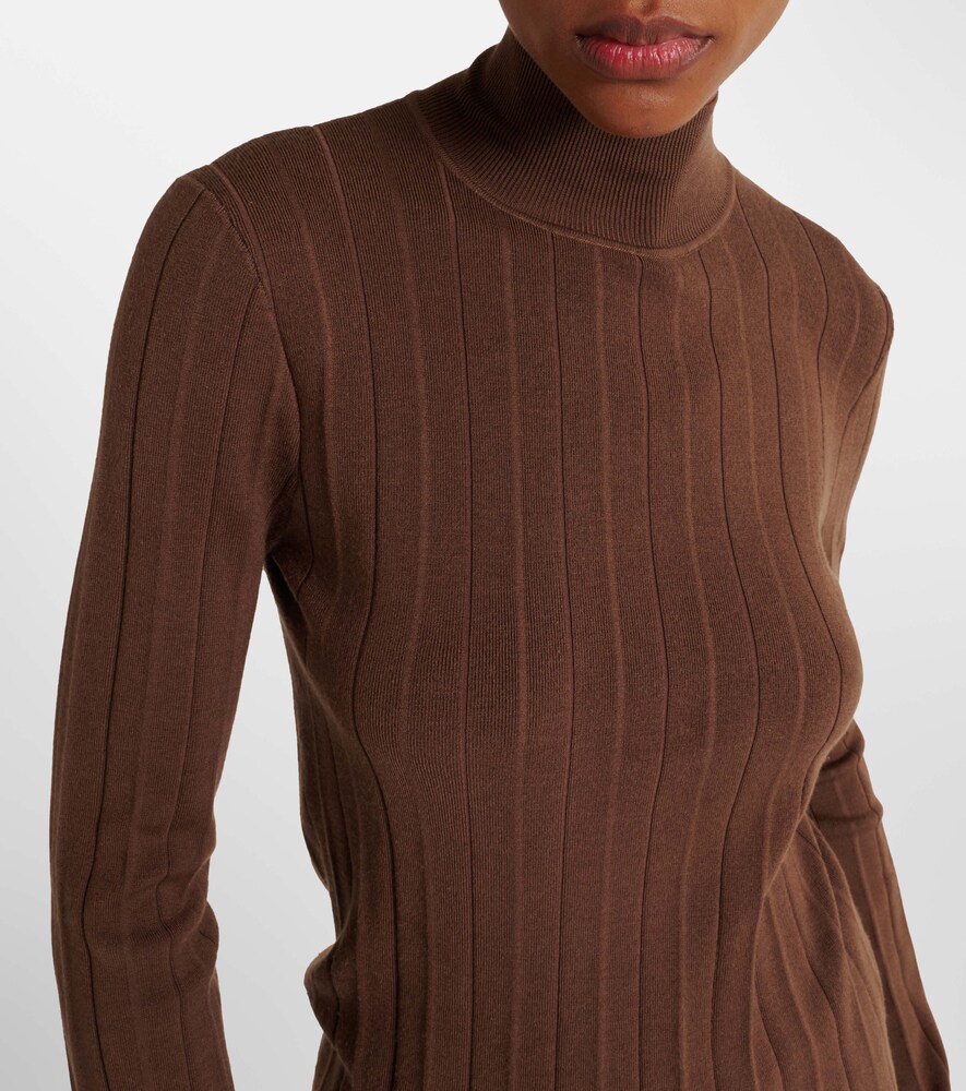  Joseph Joseph Silk-blend Plisse Turtleneck Sweater 