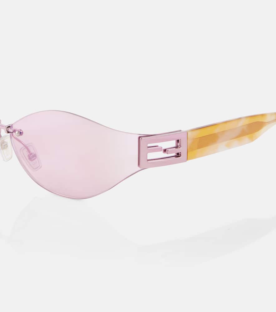 Fendi Oval Sunglasses In Pink