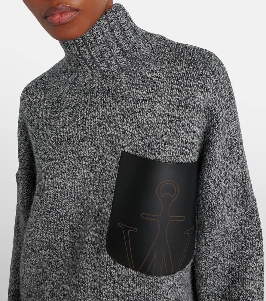 Jw Anderson Wool And Alpaca-blend Turtleneck Sweater In Gray