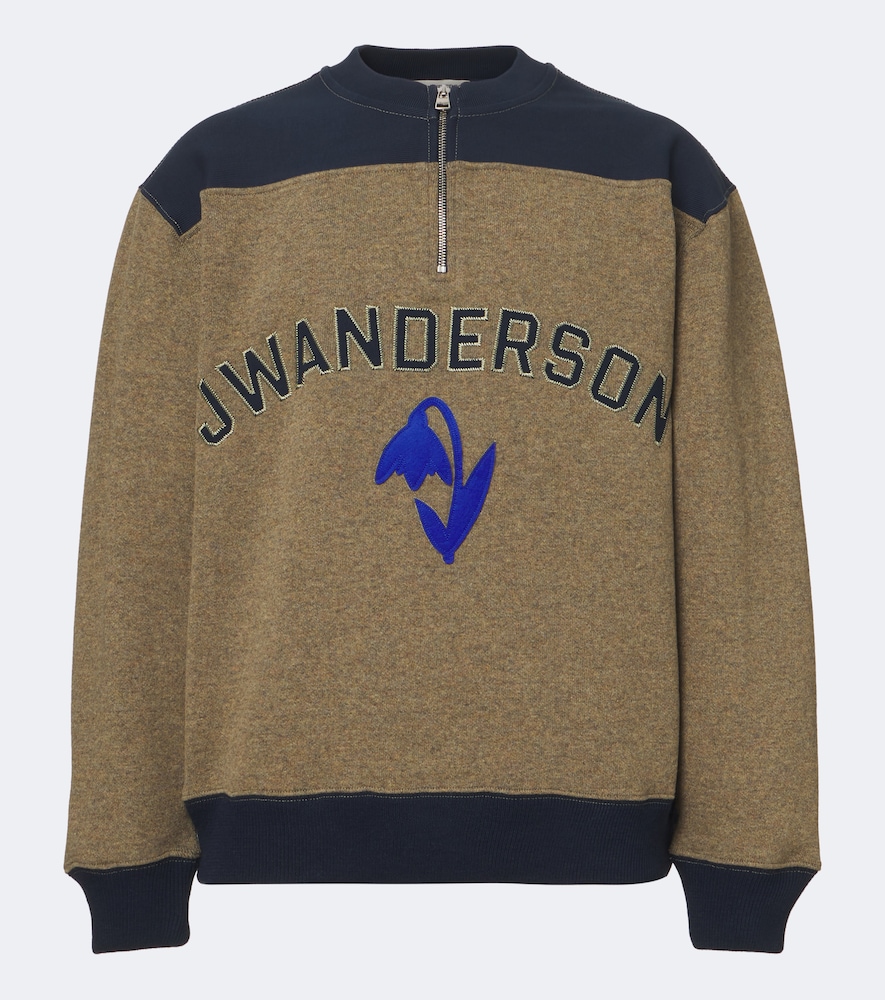 Bestickter Pullover aus einem Wollgemisch