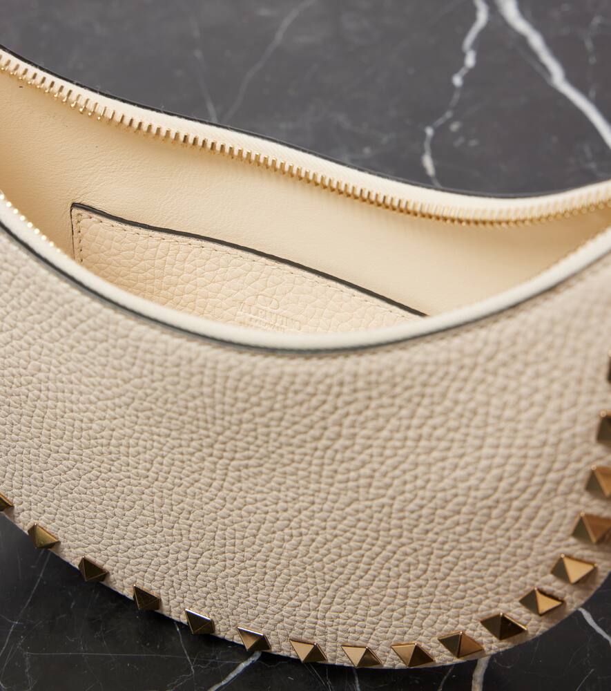Valentino Tote Rockstud Mini Aus Leder In Weiss