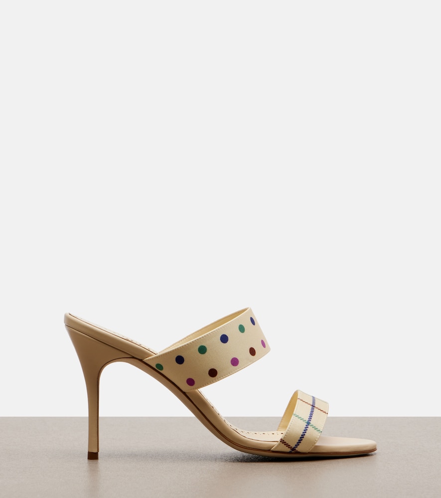  Manolo Blahnik Manolo Blahnik Ralotapla Printed Satin Mules 