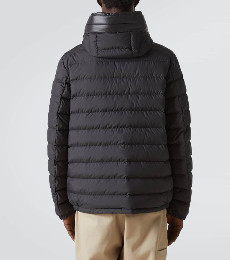 Moncler Chevrerie Down Jacket In Black