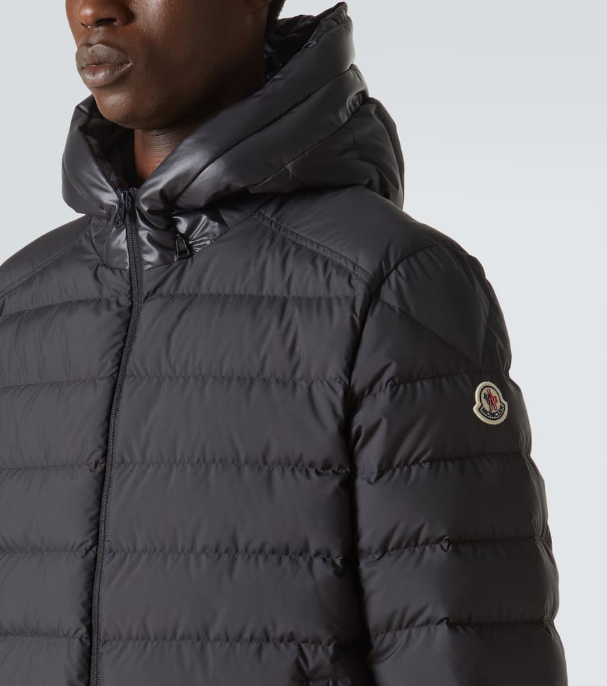 Moncler Chevrerie Down Jacket In Black