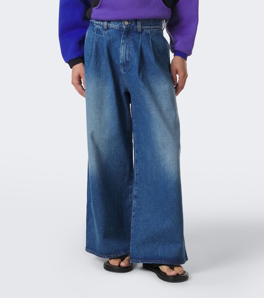 Wide-Leg Jeans