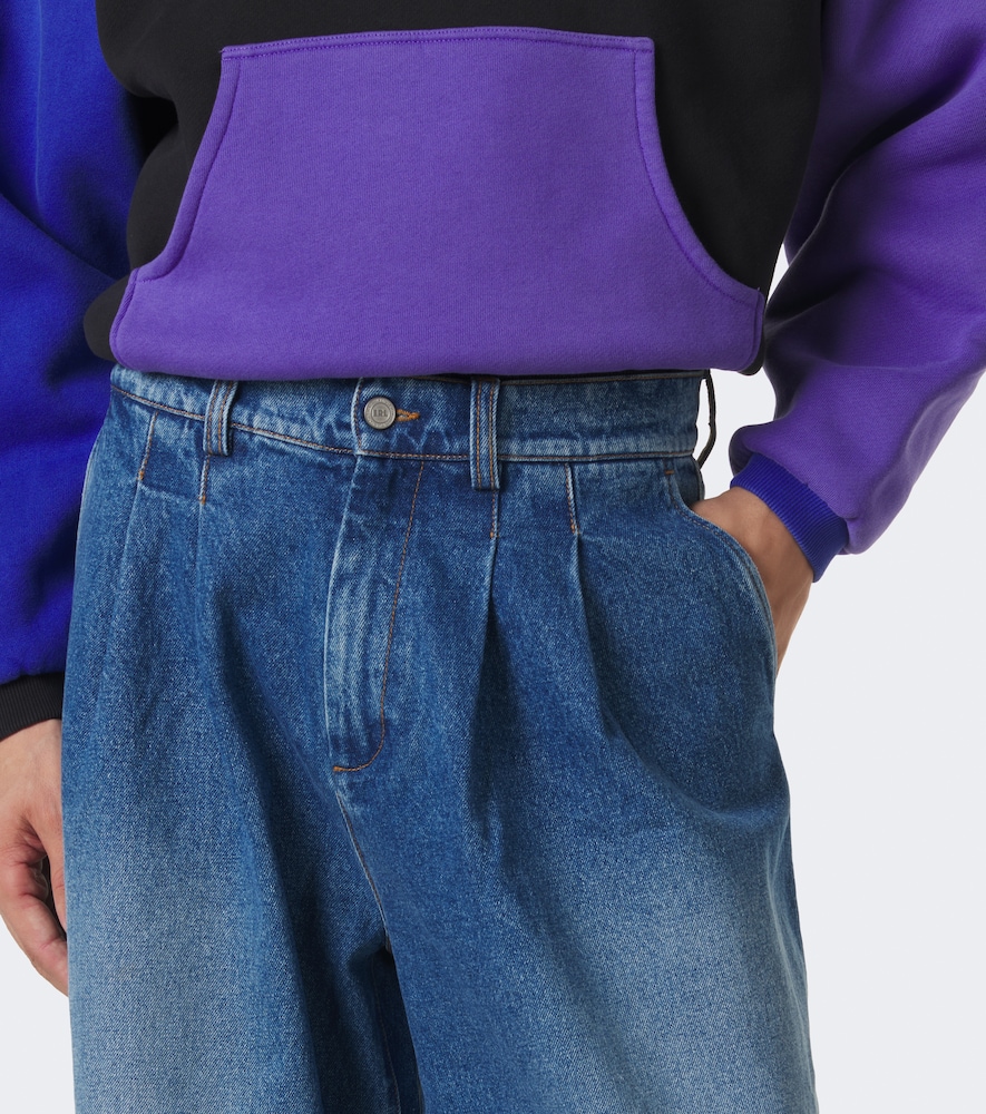 Wide-Leg Jeans