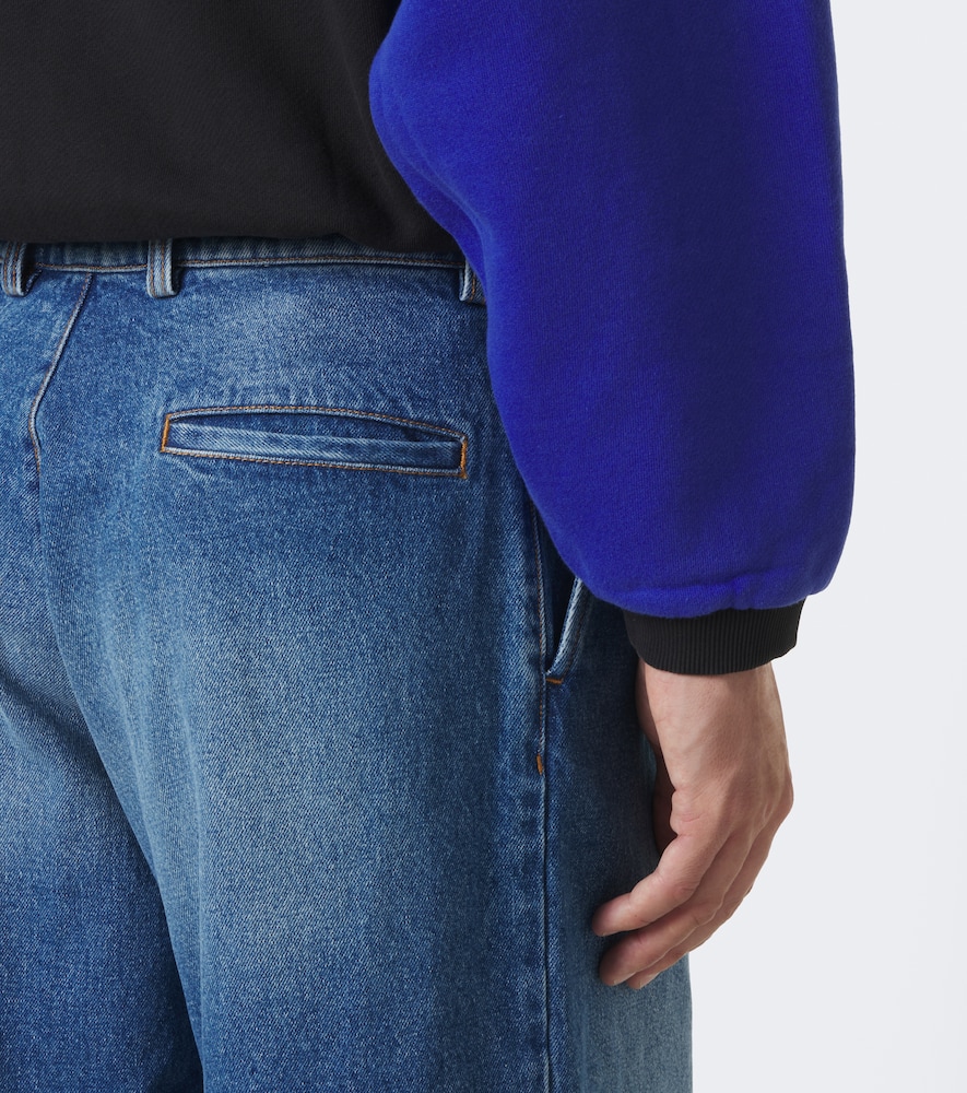 Wide-Leg Jeans