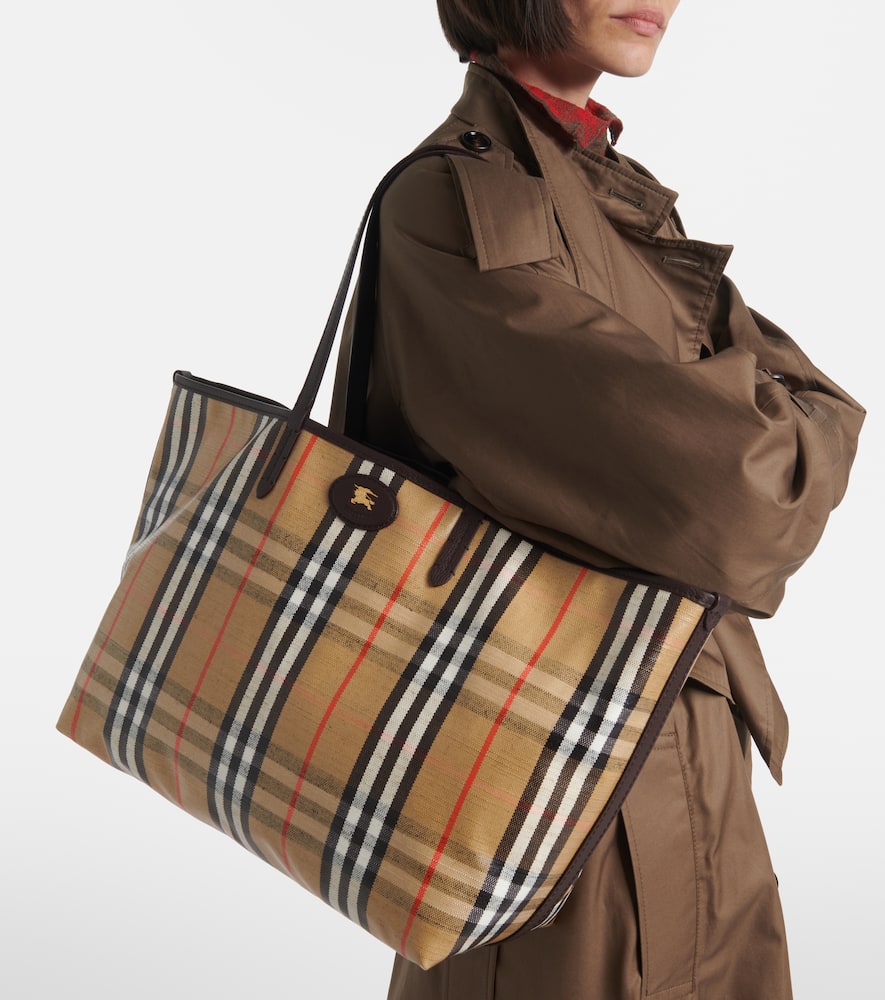 Burberry Womens Highlands Medium Cotton-blend Tote Bag Sand In Sand