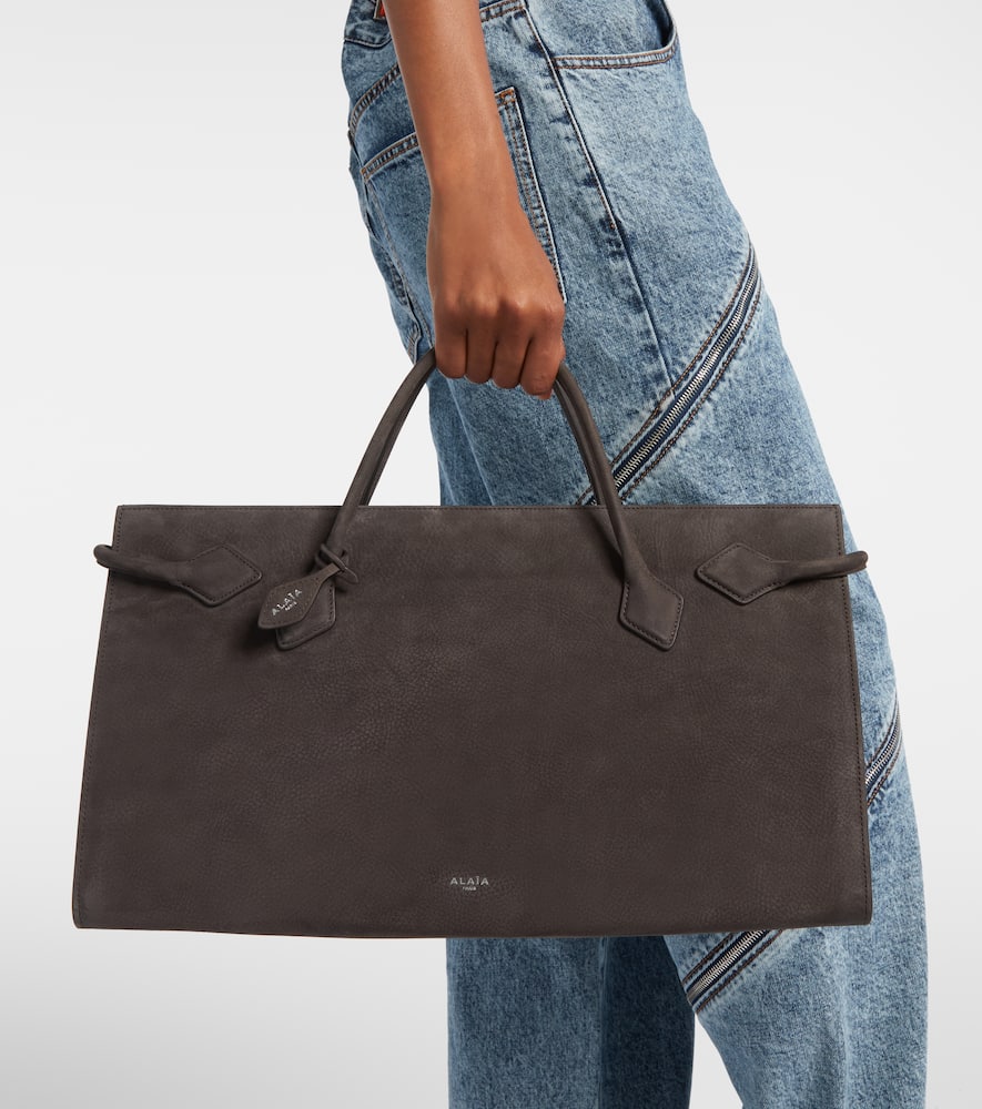 Alaïa Le Teckel Large Leather Shoulder Bag In Gray