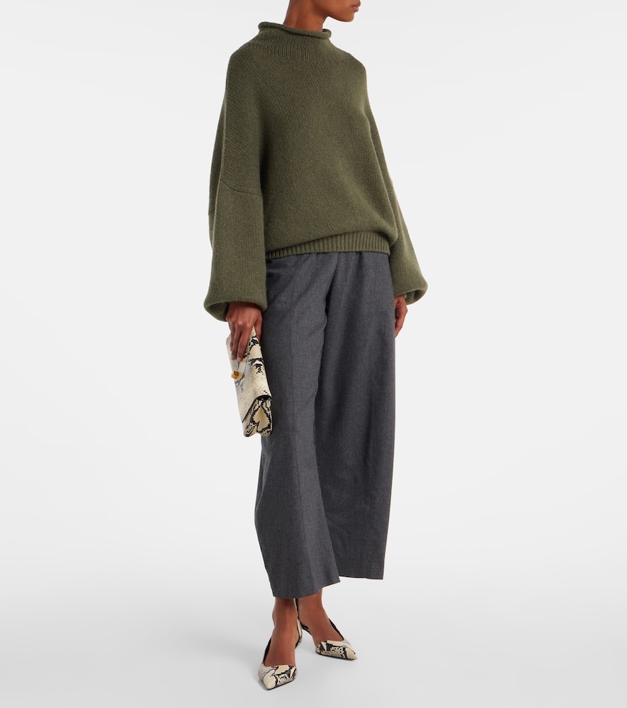 Khaite Juniper Cashmere Sweater In Green