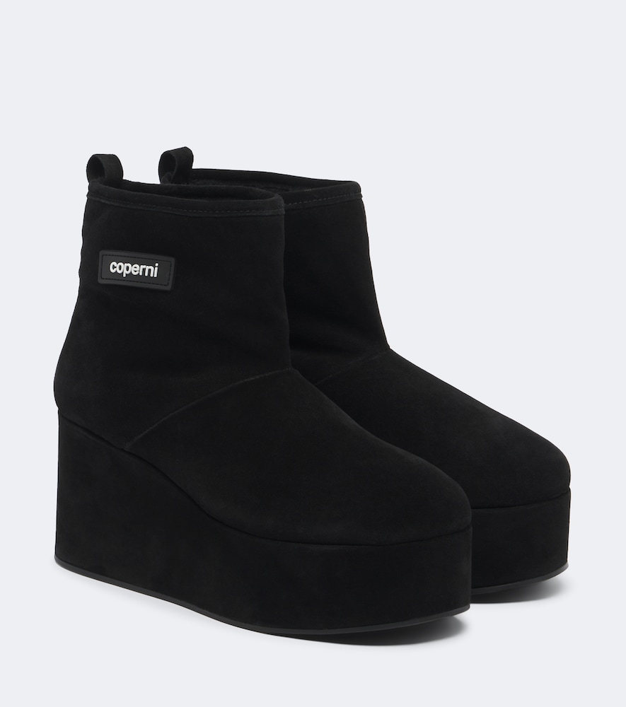 Stiefel aus Veloursleder mit Shearling