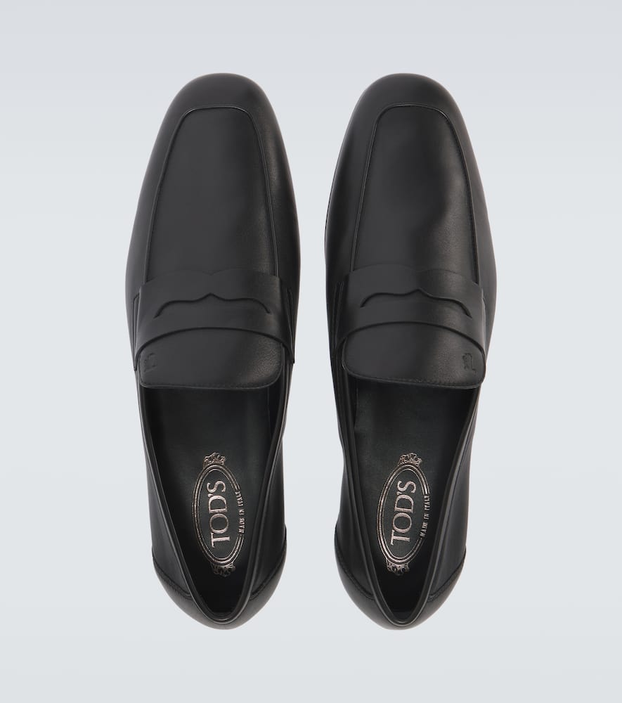 Tod's Pointed Toe Slip-on Loafers With Cut-out Detail In Black
