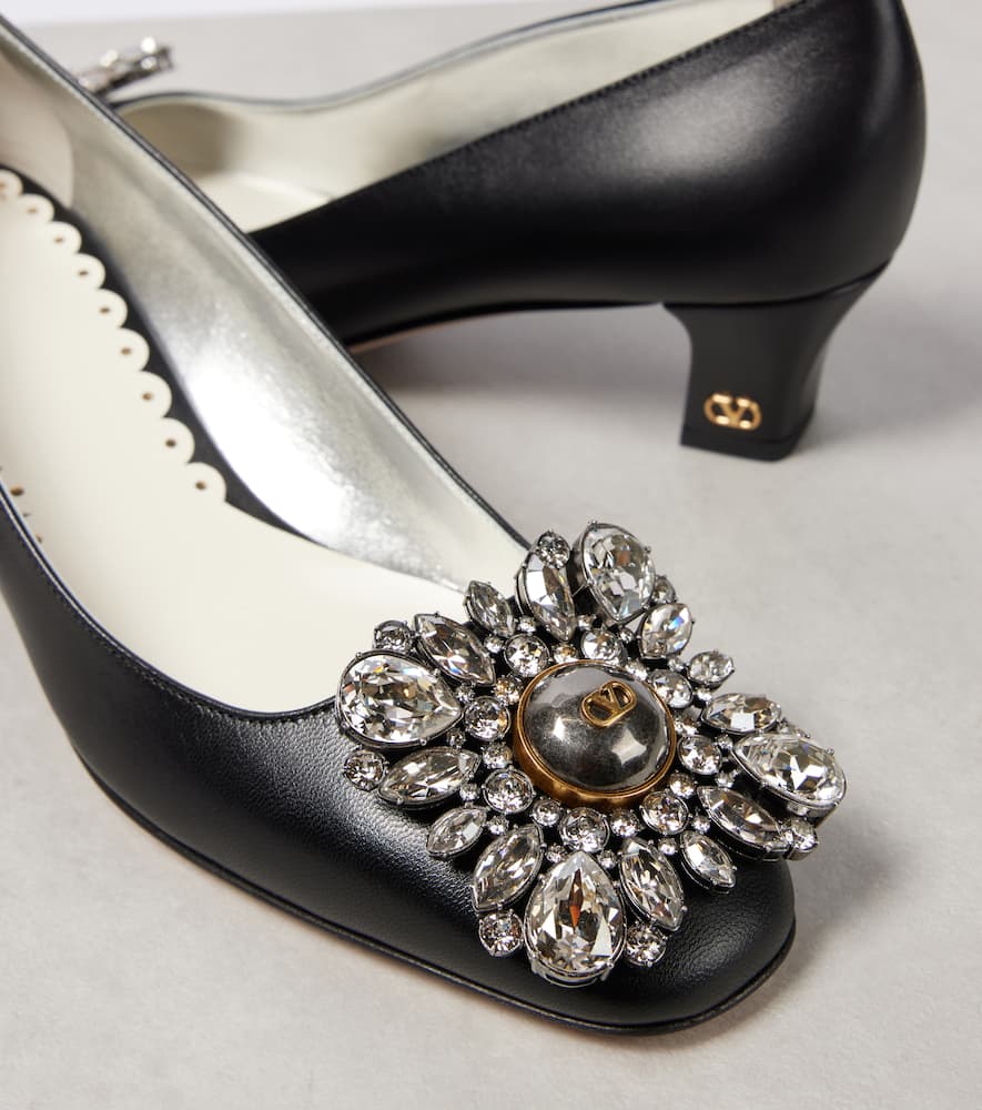 Valentino Verzierte Pumps Embellished 45 Aus Leder In Schwarz