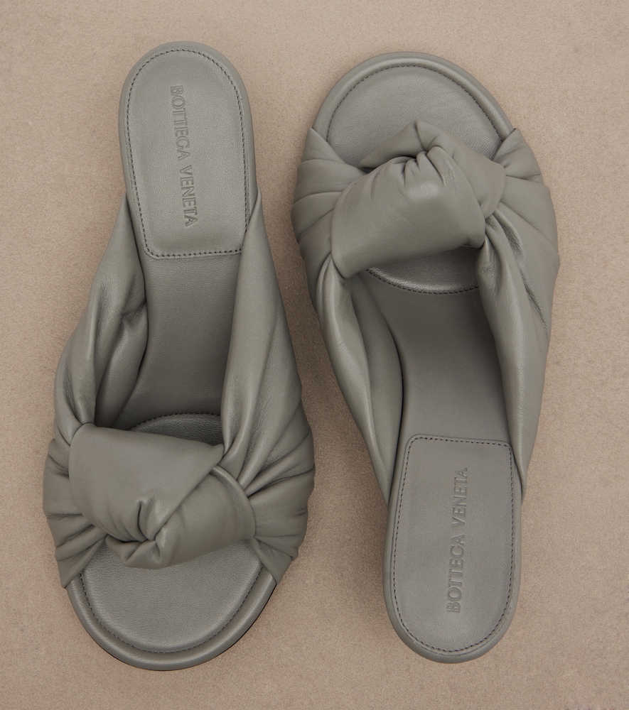  Bottega Veneta Bottega Veneta Cherry Knot Leather Mules 