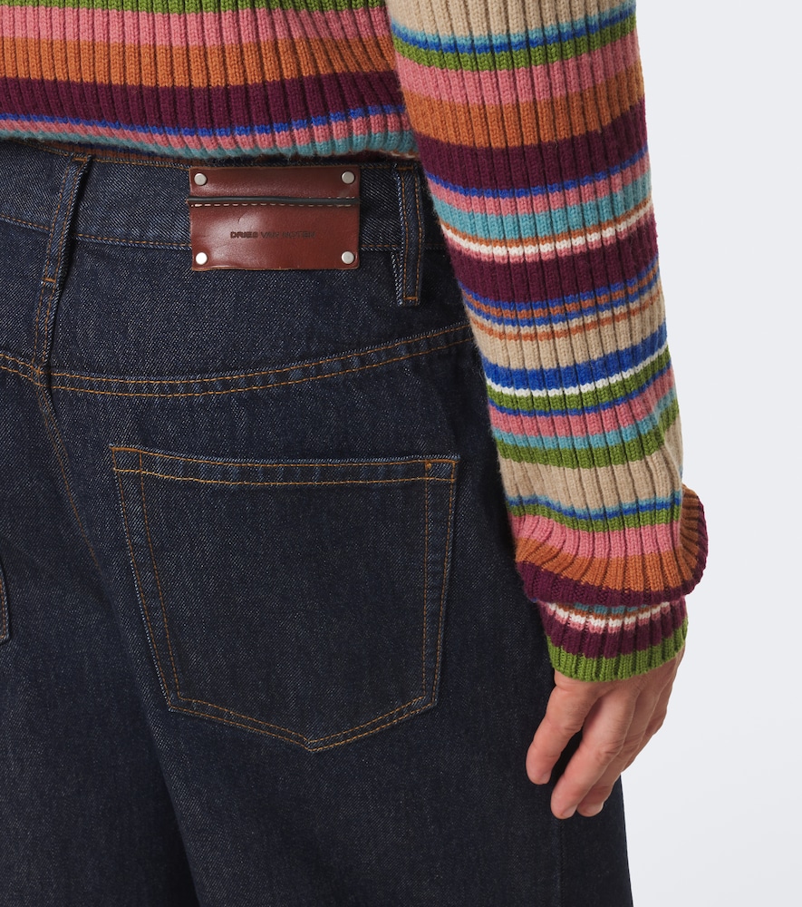 Wide-Leg Jeans