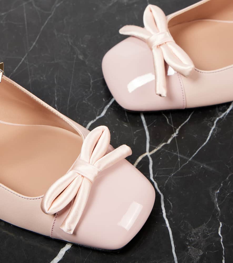 Valentino Rockstud Bow-detail Leather Ballet Flats In Pink