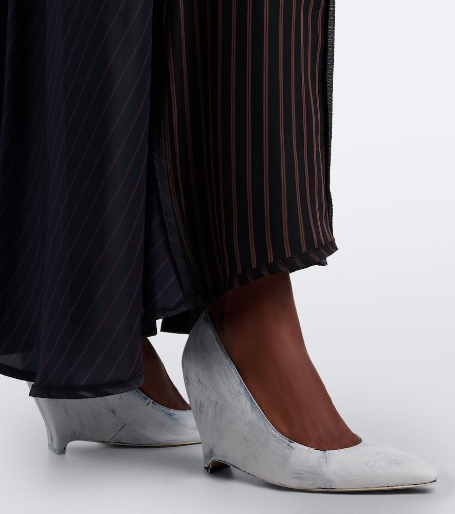 Heel-Less Leather Wedge Pumps