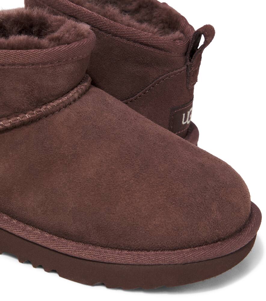 CLASSIC ULTRA MINI绒面革靴子