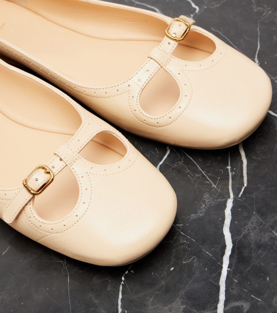 Chloé Misty Leather Ballet Flats In Neutral